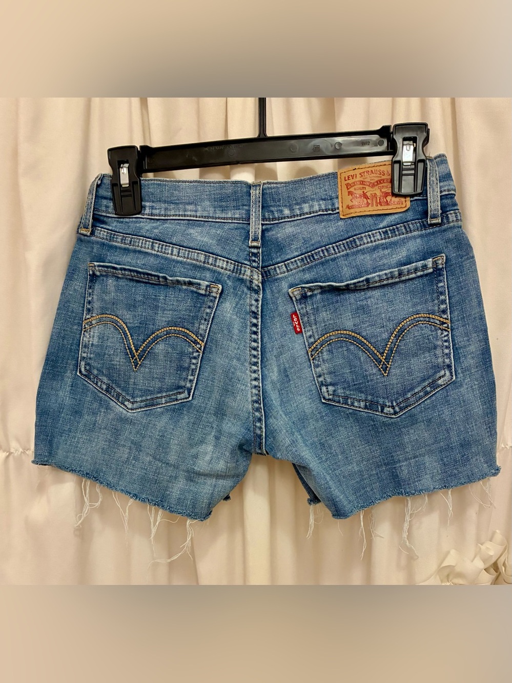 Levi's Women's Blue Denim Cutoff Shorts🌼